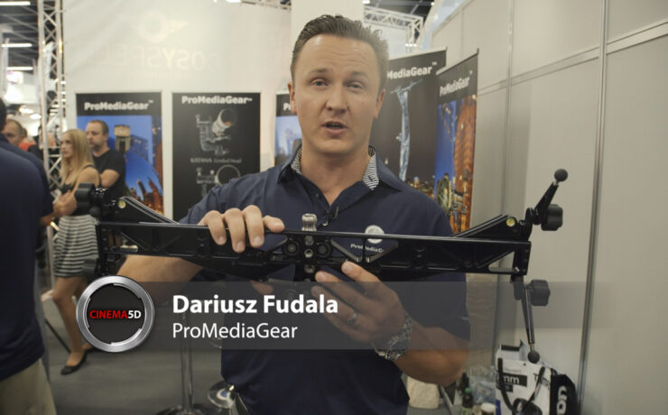ProMediaGear PMG-Duo is a Curved Slider with Straight Track