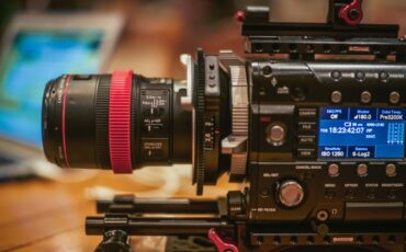 Metabones FZ to EF Cine - All Lens Adaptors Should Be Like This