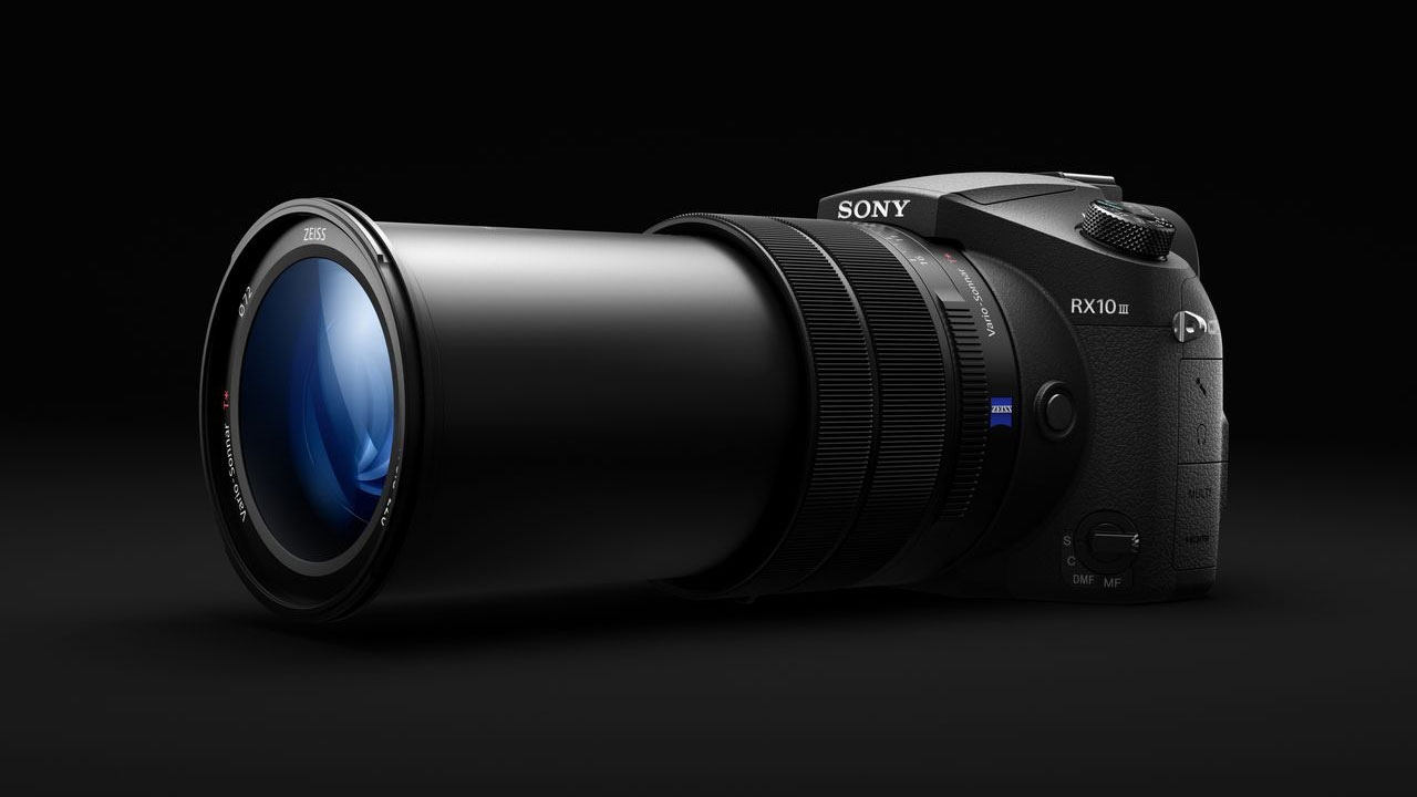 The new Sony DSC-RX10 III with 24-600mm Lens