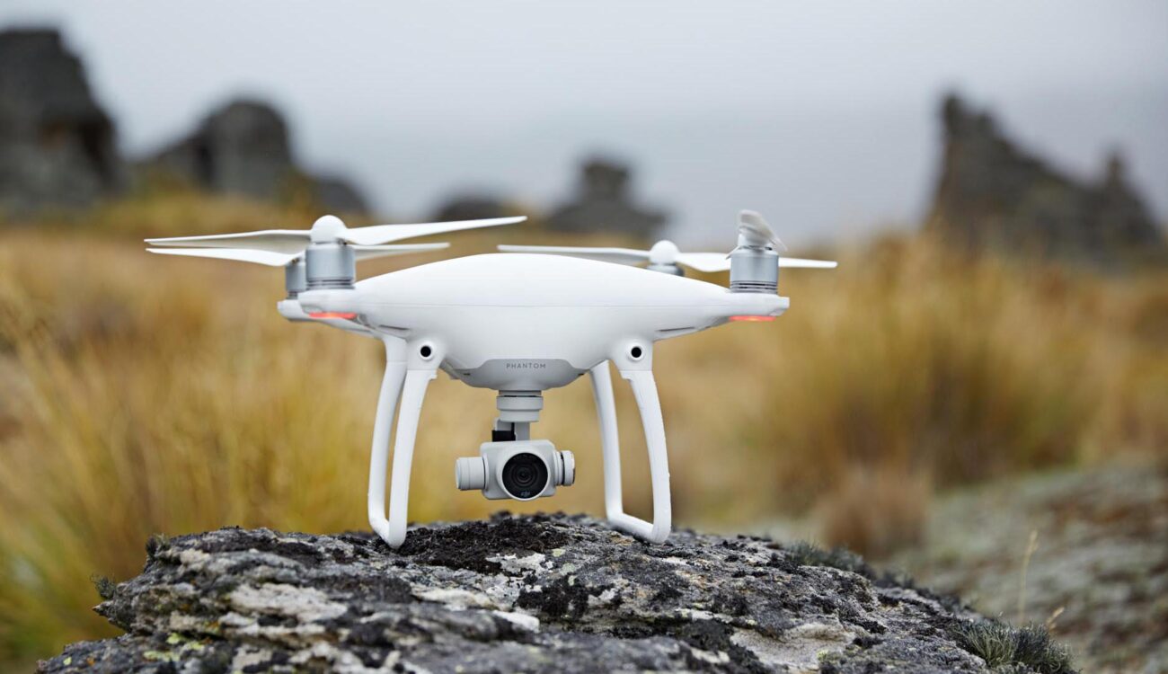 DJI Phantom 4 Drone with Anti-Collision Sensors Released - Sold Exclusively by Apple