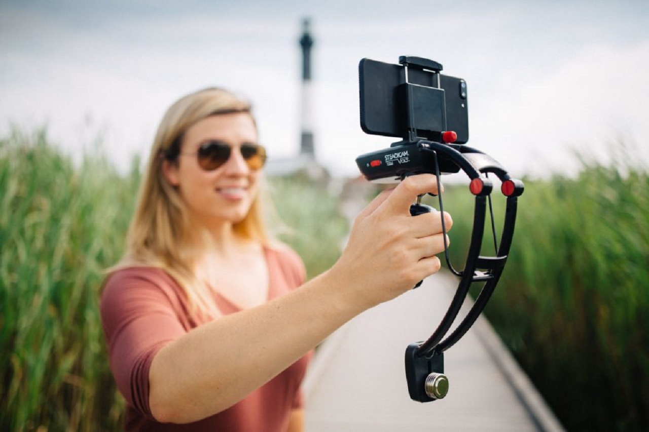 Steadicam Volt － スマートフォン用のスタビライザーが出荷開始