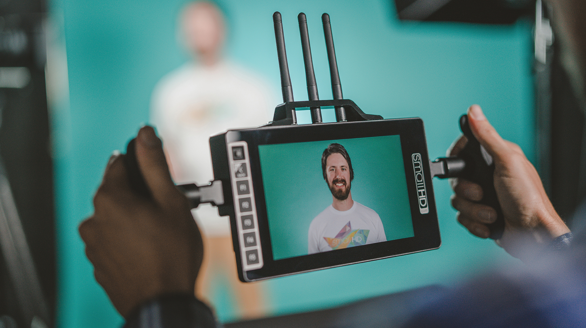 SmallHDが703 Boltを発表 - Teradek Receiverを内蔵した7インチモニター