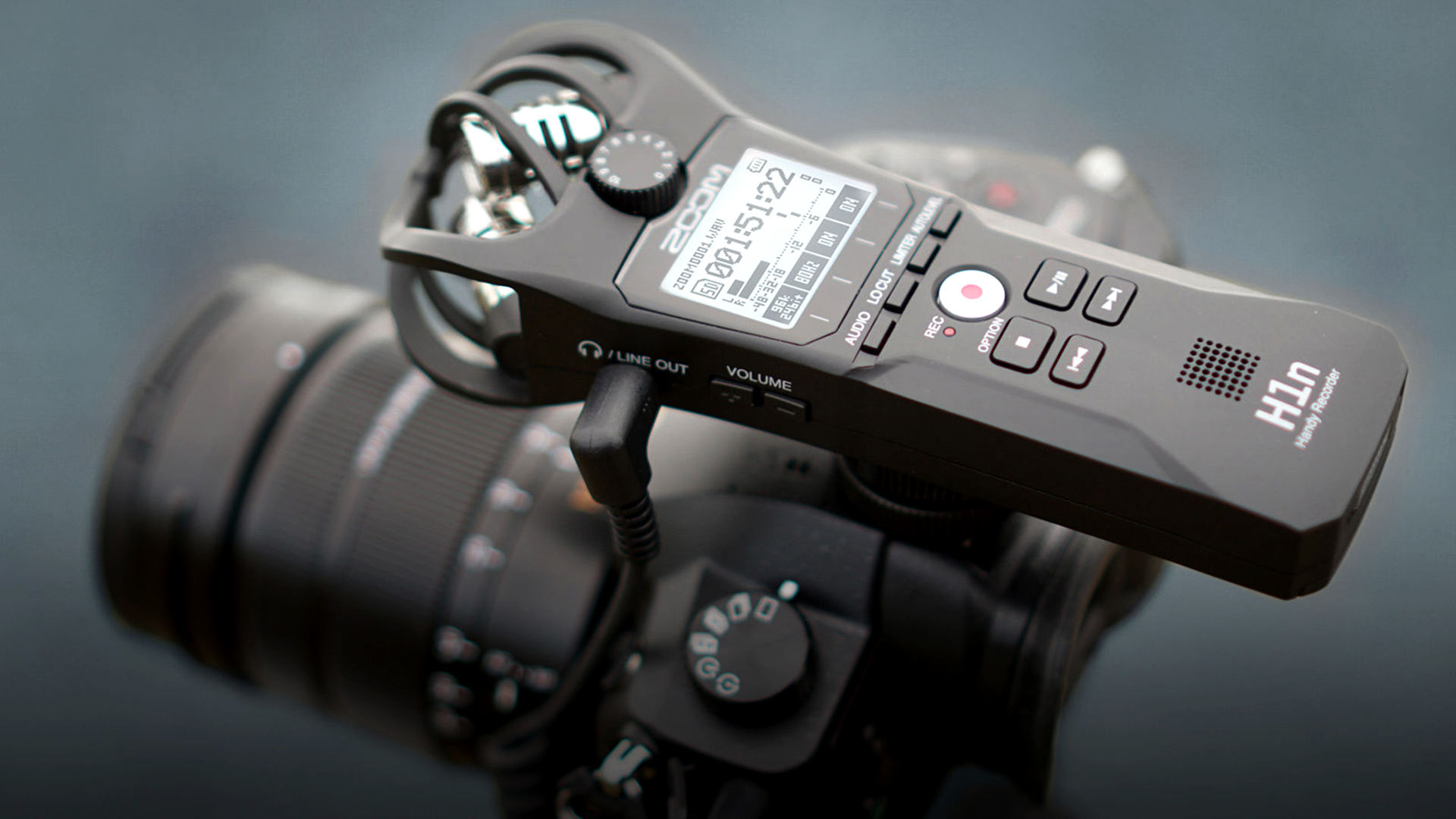 ZoomがH1nを発売 － ミラーレスカメラで録音が容易に