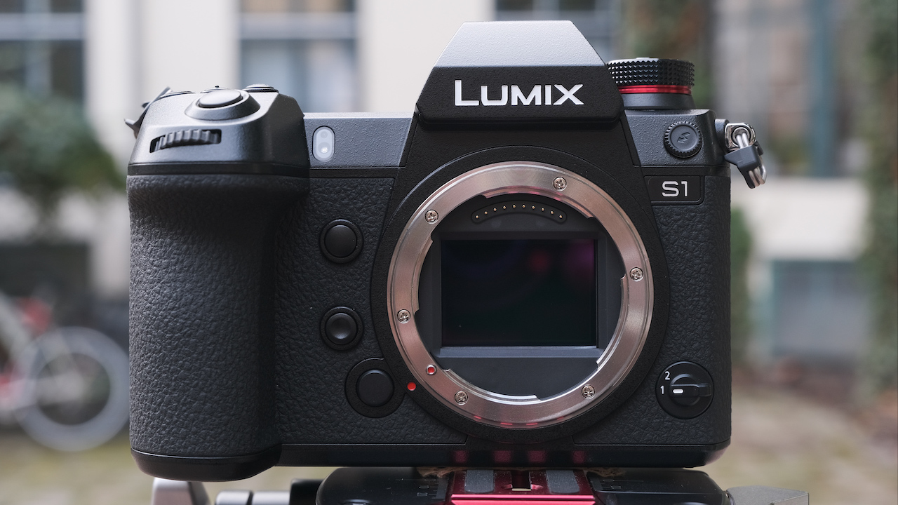 Actualización paga de la Panasonic LUMIX S1 llega en julio – Permite 10bits y V-Log