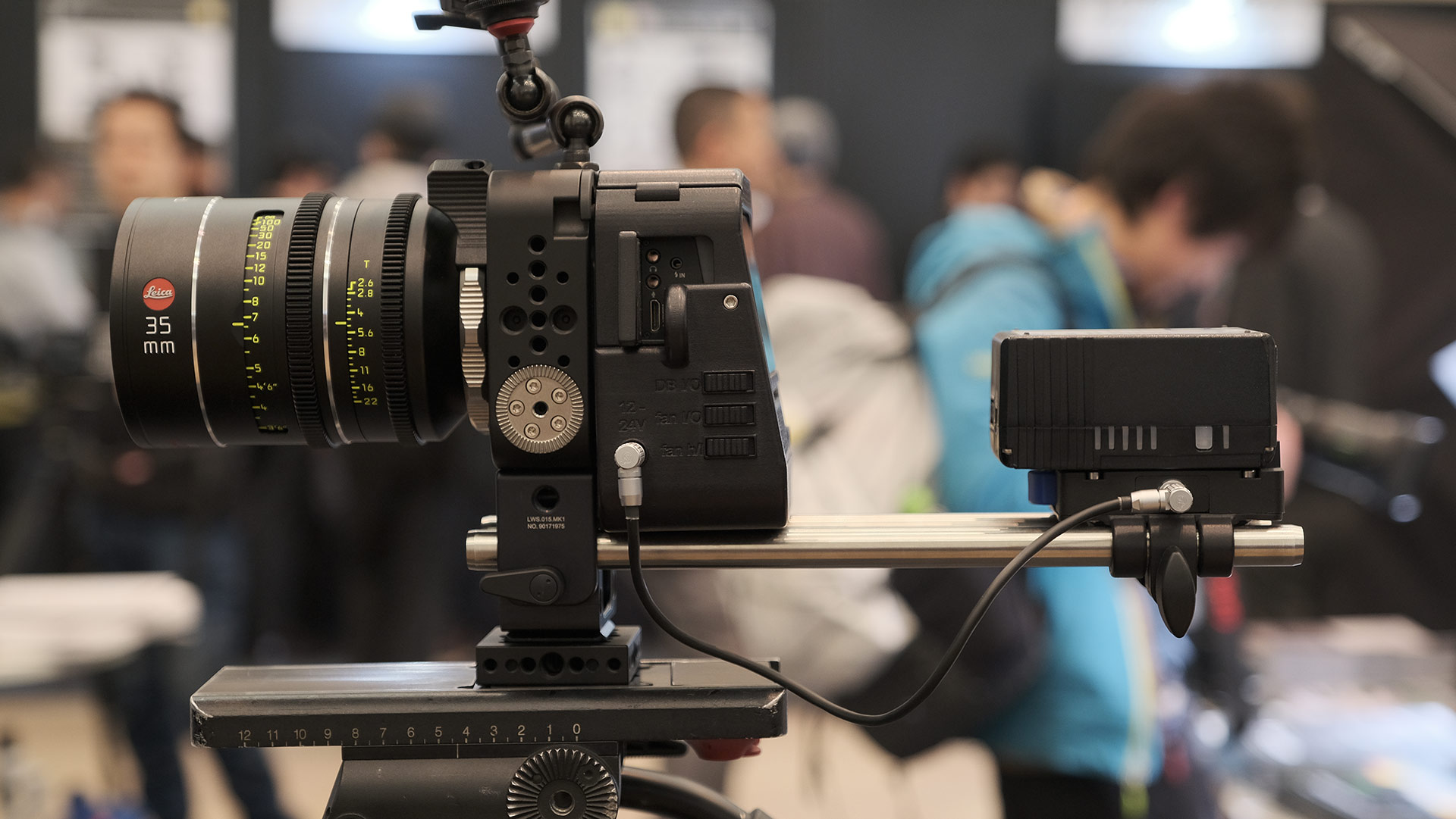 Carcasa personalizada para la Hasselblad H6D-100C, de ALPA – Rediseñada para cineastas