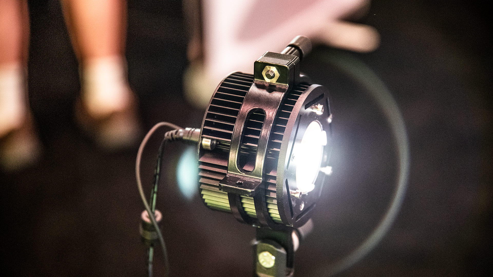 Bumble Bee 25-C de Hive Lighting – Primera impresión