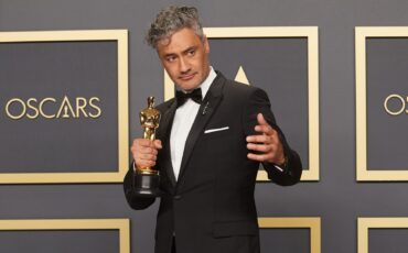 "Those Apple Keyboards are Horrendous" –  Screenwriting Oscar Winner Slams MacBook Keyboards