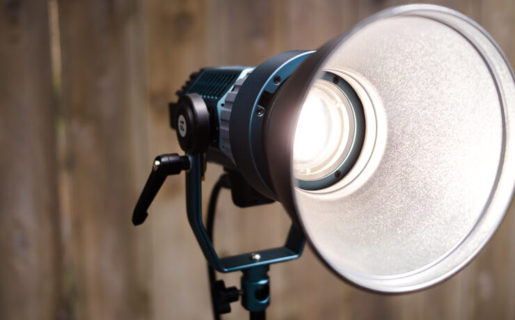 Intellytech Light Cannon X-100 Review - A Punchy and Portable Bi-Color LED Fresnel