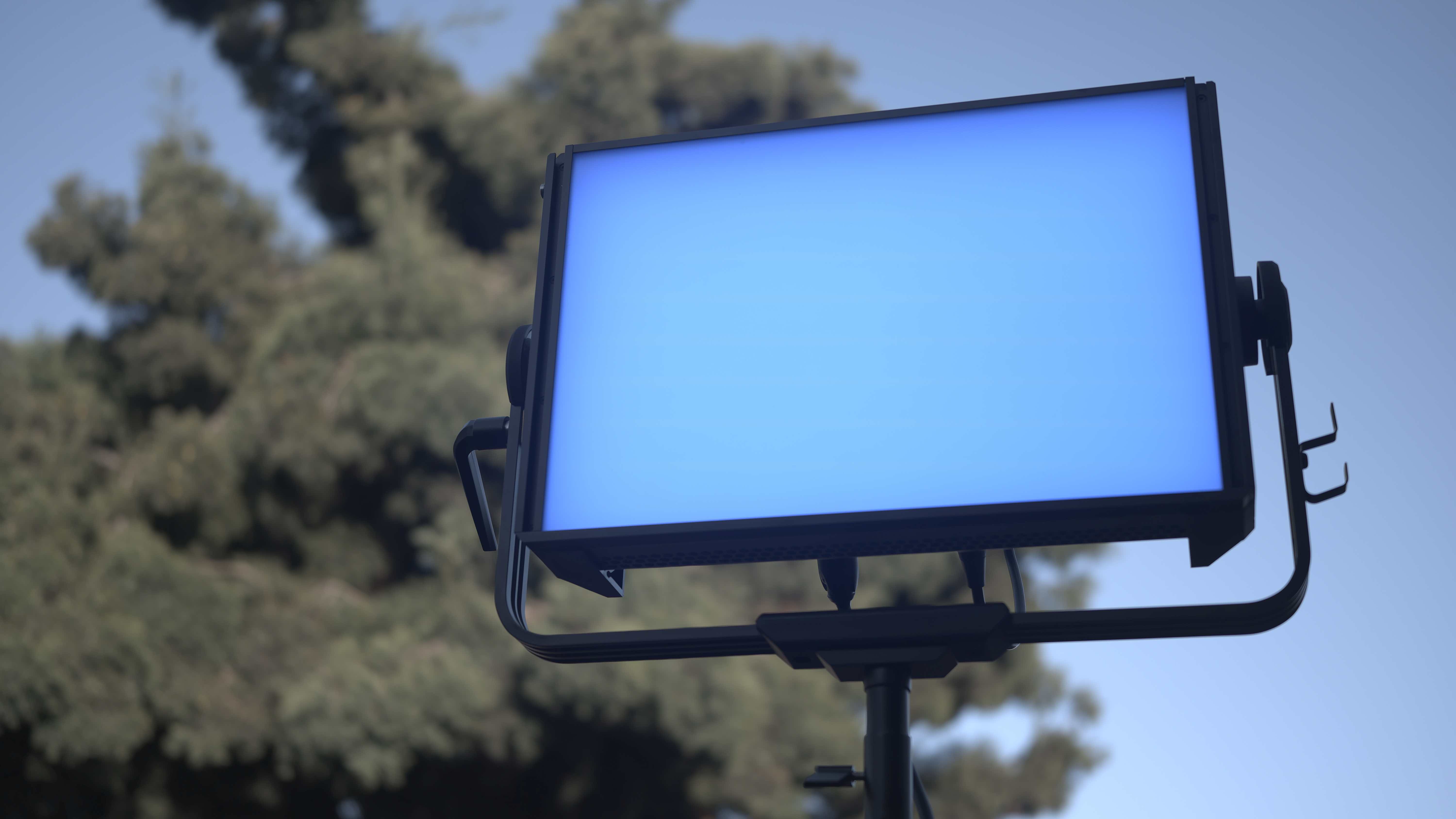 Aputure NOVA P300c LEDパネルライトレビュー