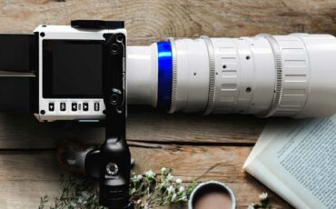 Piano White Versions of Laowa OOOM and Zero-D Cine Lenses for Red Komodo Released